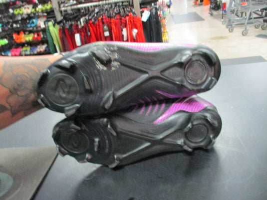 Used Nike Phantom Luna Size 5 Soccer Cleats