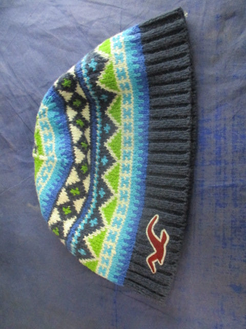 Load image into Gallery viewer, Used Hollister Beanie
