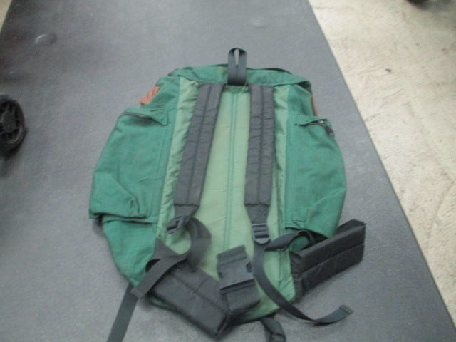 Load image into Gallery viewer, Used Vintange REI Camping Backpack
