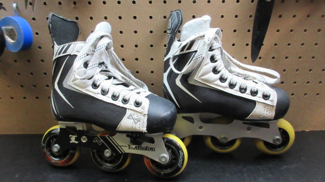 Load image into Gallery viewer, Used Alkali Hockey Lite Youth Adjustable In-line Roller Skates - Size 6
