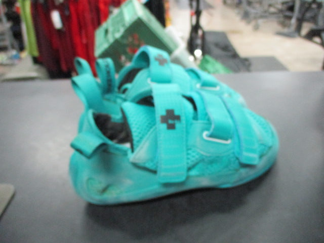 Load image into Gallery viewer, Used So Ill Size 8 Climbing Shoes
