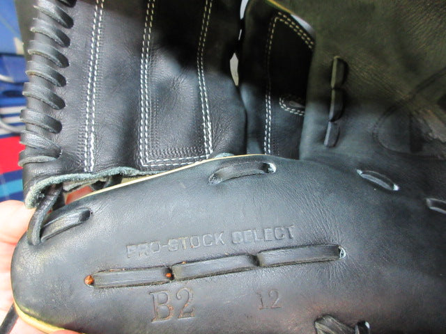 Load image into Gallery viewer, Used Wilson A2K Pro-Stock Select B2 12" Leather Glove - RHT

