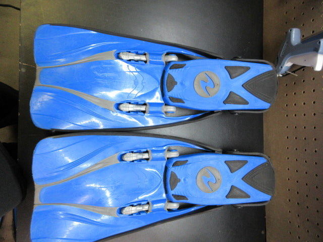 Load image into Gallery viewer, Used Aqua Lung Hot Shot Swim Fins - Size Large
