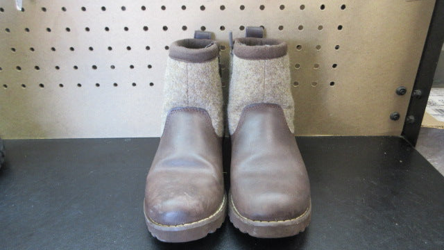 Load image into Gallery viewer, Used UGG Bayson Winter Boots - Size Youth 13
