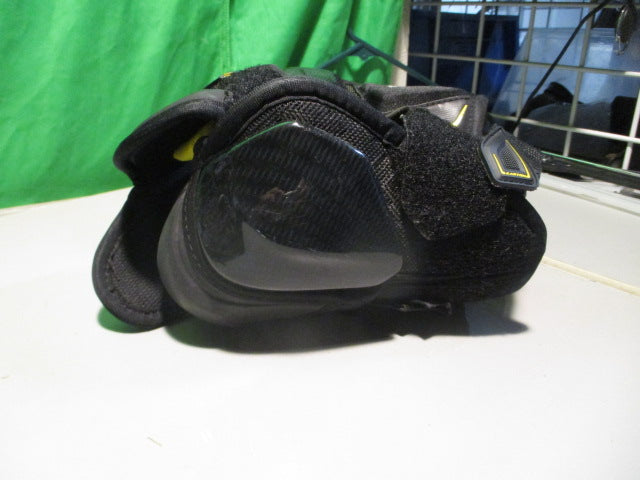 Load image into Gallery viewer, Used Easton RS Size Small Hockey Elbow Pads
