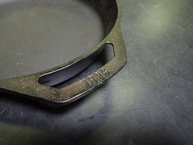 Load image into Gallery viewer, Used Lodge 8" Cast Iron Dual Handle Pan
