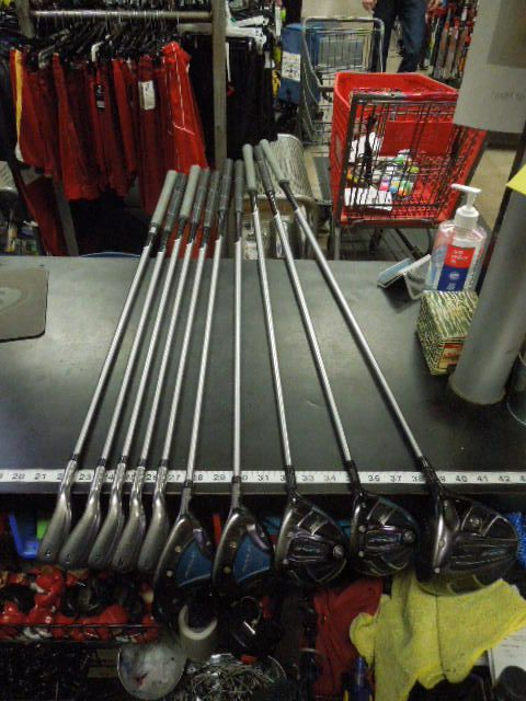 Used Callaway Rogue Ladies Righ Hand 10 pc Golf Club Set 1D, 3,5H 5,6W 7-9I P,SW