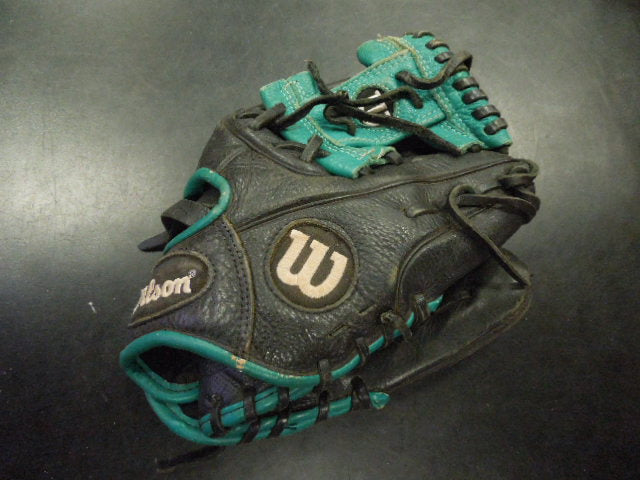 Load image into Gallery viewer, Used Wilson A500 A05RB161075 10.75" RHT Glove
