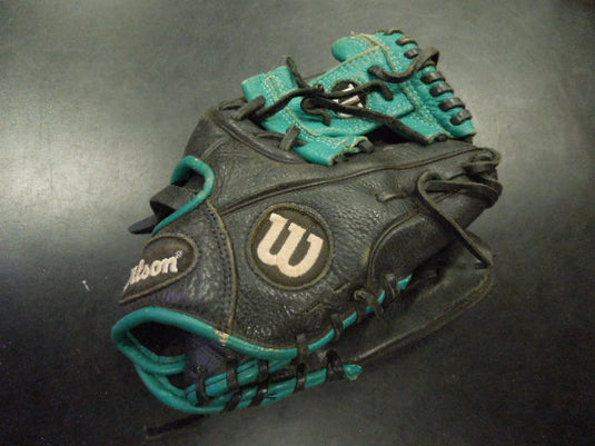 Used Wilson A500 A05RB161075 10.75" RHT Glove