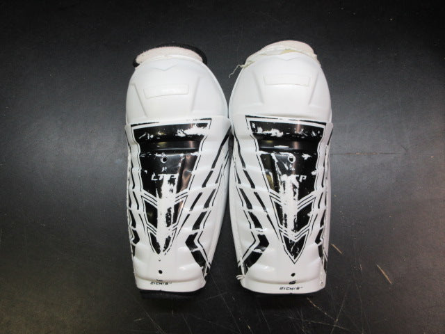 Load image into Gallery viewer, Used CCM Hockey Shin Guards - Size Youth 8"
