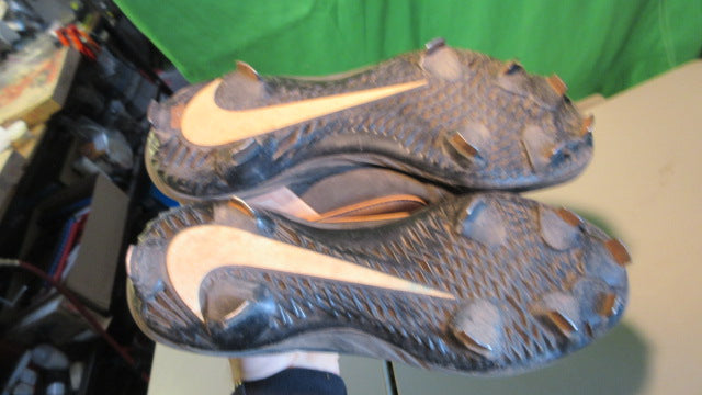 Load image into Gallery viewer, Used Nike Metal Cleats Size 7.5
