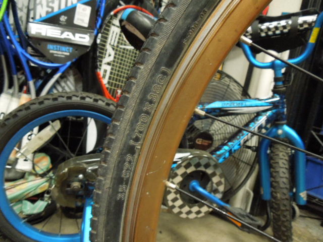 Load image into Gallery viewer, Used Trek Soho S 27.5" Wheel Commuter Bike in Matte Black
