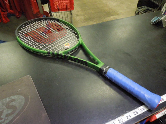 Used Wilson Blade Team V8 Tennis Racquet 16x16 280g
