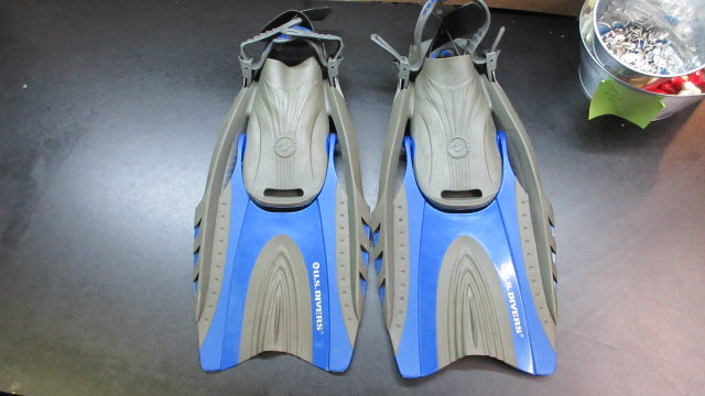 Load image into Gallery viewer, Used U.S Divers Hinge Flex Dive Fins - Size S/M

