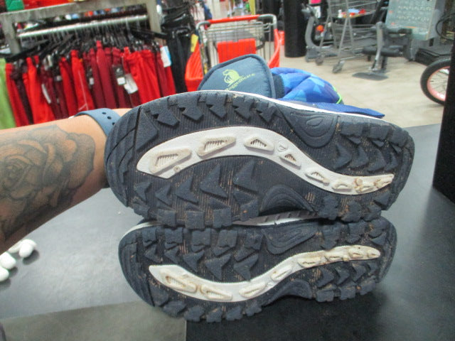 Load image into Gallery viewer, Used Rugged Bear Size Youth 1 Winter Boots
