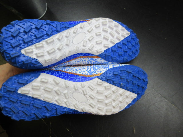 Load image into Gallery viewer, Used Off Brand Nike Indoor Soccer Shoes - Size 11

