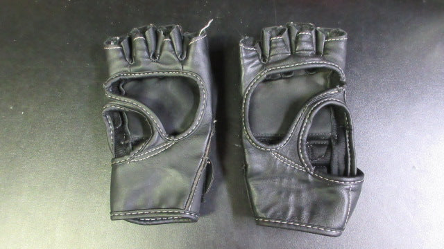 Load image into Gallery viewer, Used Brave Century MMA Gloves Youth Size L/XL - Black/Green
