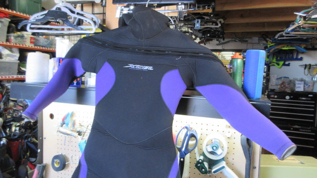 Load image into Gallery viewer, Used Xcel Performance Womens Wet Suit

