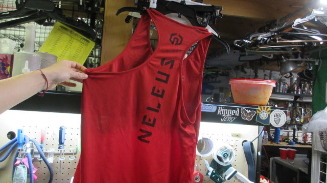 Load image into Gallery viewer, Used NELEUS Muscle Gym Tank Top - Large
