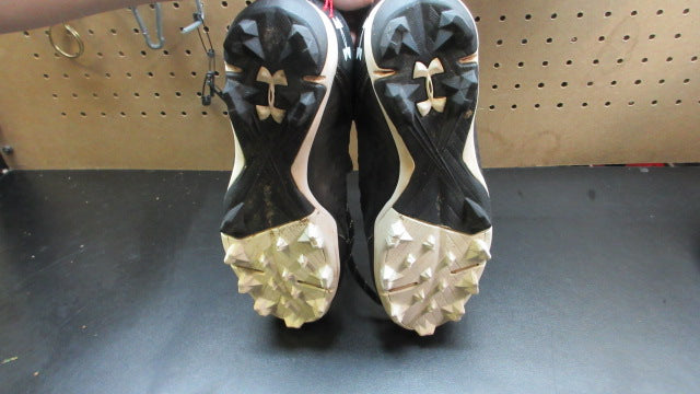 Load image into Gallery viewer, Used Under Armour Leadoff Baseball Cleats - Size 7
