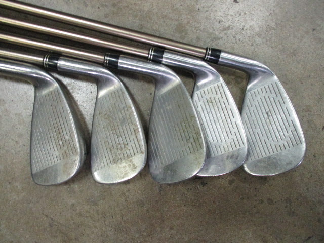 Load image into Gallery viewer, Used Cobra 3100 I/H Lite Flex Iron Set 4-9 (Missing 7 Iron)
