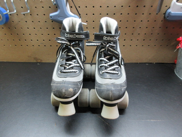 Load image into Gallery viewer, Used Roller Derby FireStar Roller Skates - Size Youth 4
