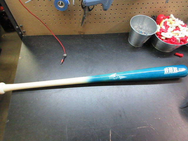 Load image into Gallery viewer, Used BamBooBat Pinnacle Sports 33" Wood Bat
