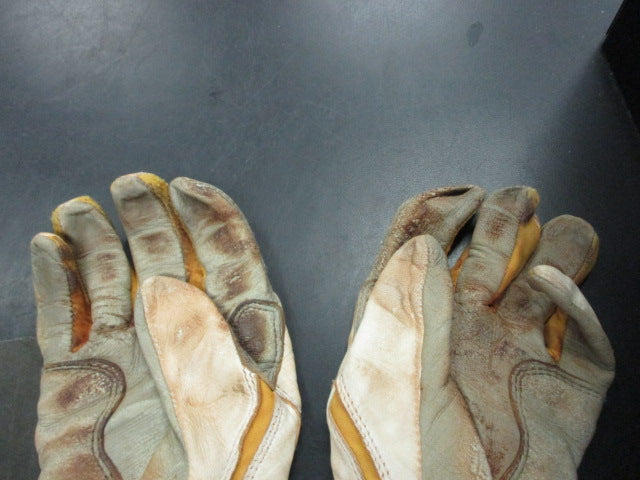 Load image into Gallery viewer, Used Bruce Bolt Size Youth Medium Batting Gloves
