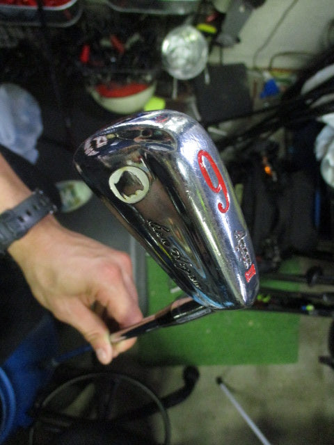 Load image into Gallery viewer, Vintage Ben Hogan APEX II White Cameo 8pc RH Blade Iron Set Equilizer and 3-9i
