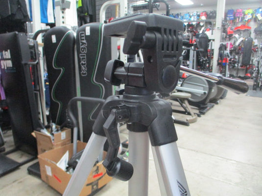 Used Davis & Stanford Traveler Tripod w/ Carry Bag