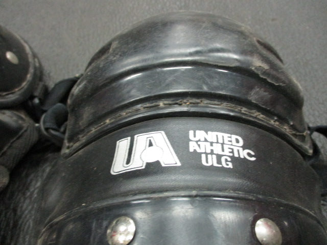 Load image into Gallery viewer, Used United Athletic Youth Catchers Shin Guards
