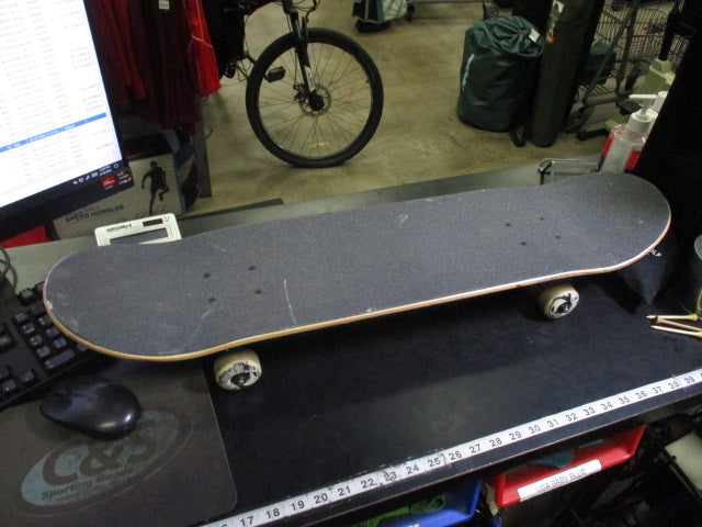 Load image into Gallery viewer, Used Blind Skateboard Complete Setup
