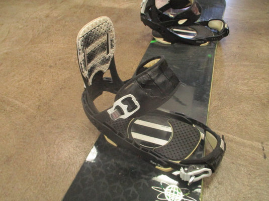 Used Salomon Tracker 158cm Snowboard w/ SPX Pro Bindings (Left Clip Damaged)