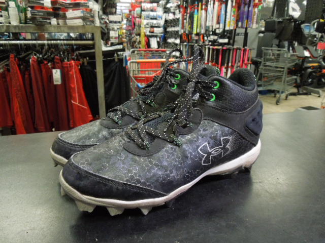Load image into Gallery viewer, Used Under Armour BH Cleats Size 5.5
