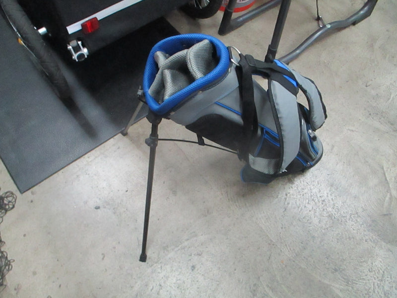 Load image into Gallery viewer, Used Top Flite Junior Golf Stand Bag W/ Strap
