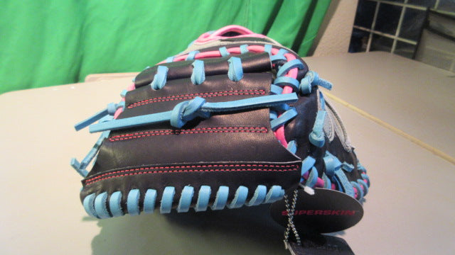 Load image into Gallery viewer, New Wilson A2000 M23 33.5&quot; Catcher&#39;s Mitt / Glove
