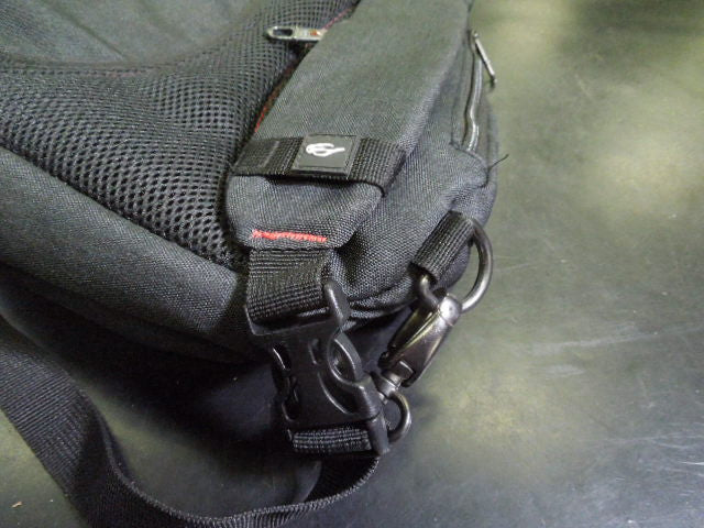 Load image into Gallery viewer, Used Swiss Tech Black Sling Shoulder Bag
