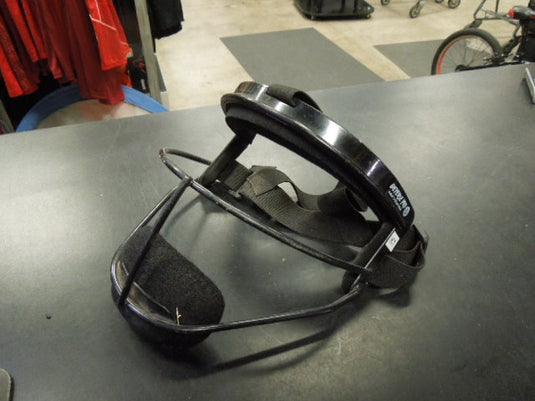 Used Rip It Fielders Mask in Black