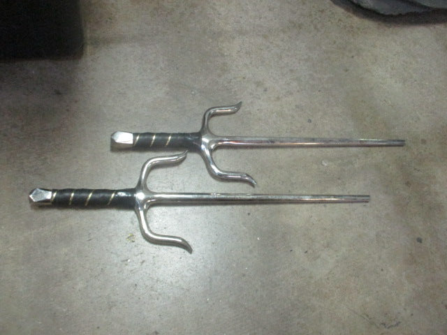 Load image into Gallery viewer, Used 13&quot; Ocatagon Sai Martial Art Training Weapons Pair
