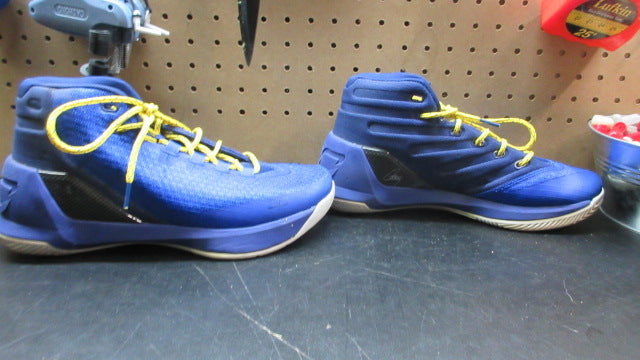 Load image into Gallery viewer, Used Under Armour Curry 3 Matter Basketball Shoes - Size Youth 7
