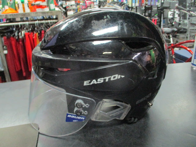 Load image into Gallery viewer, Used Easton E600 Adult Medium Hockey Helmet With Clear cage
