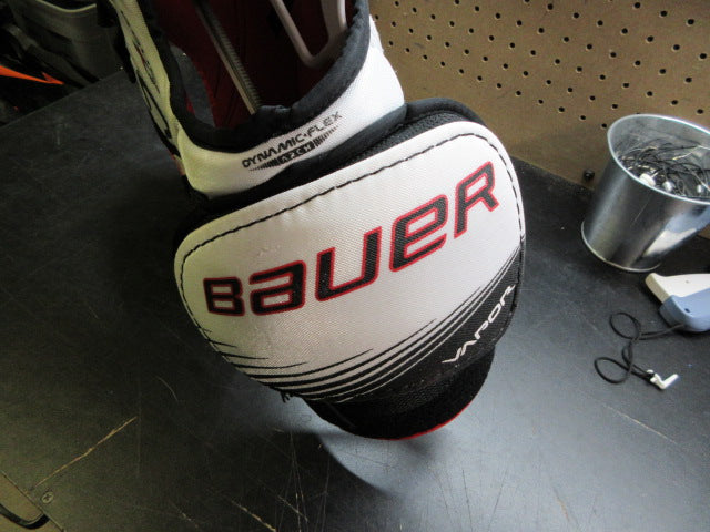 Load image into Gallery viewer, Used Bauer Vapor X3.0  Hockey Shoulder Pads - Small
