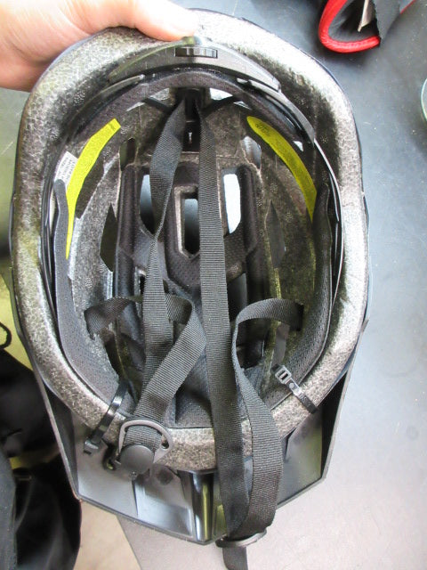 Load image into Gallery viewer, Used Ozark Trail Adult Bike Helmet Adjustable Dial Fit - Size Medium
