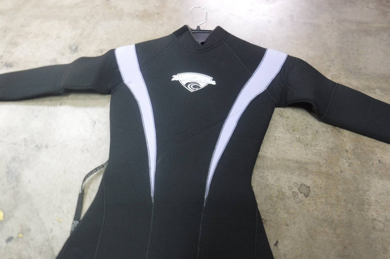 Load image into Gallery viewer, New Henderson H2 Womens Size 6 7mm Full Wetsuit
