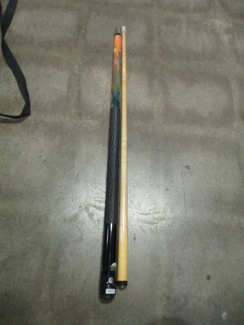Load image into Gallery viewer, Used 58&quot; Crystal Leisure Wizard w/ Eight Ball 2-Piece Pool Que with Case B2511
