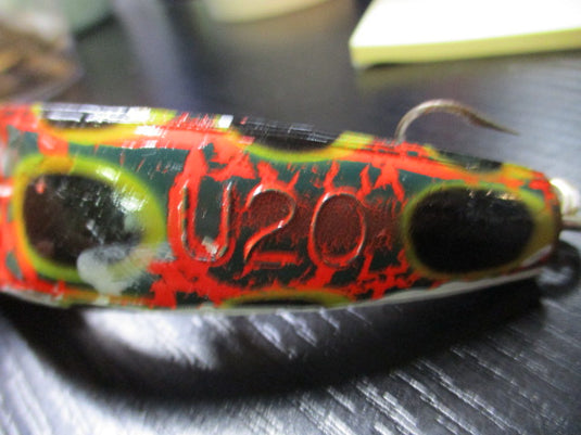 Used Yakima Flatflish Bleeding Frog U20 Lure - Painting white bottom