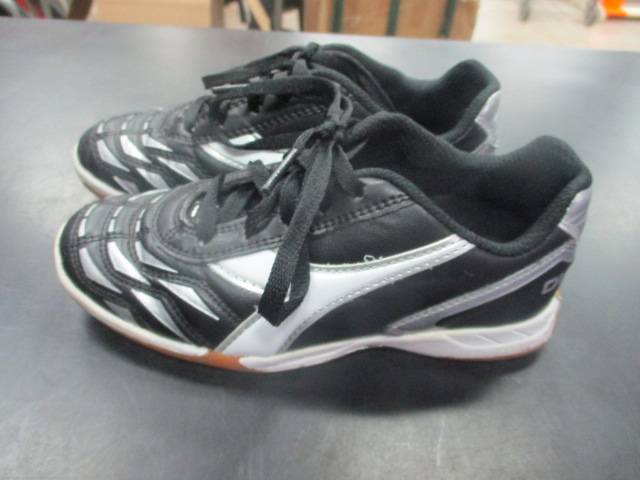 Load image into Gallery viewer, Used Diadora Indoor Soccer Shoes Sz 12.5k
