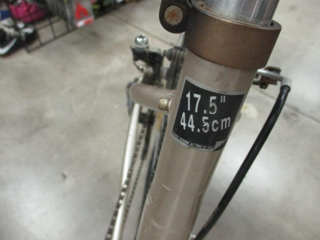 Load image into Gallery viewer, Used Trek Multitrack 7100 700C 21 Speed Bicycle
