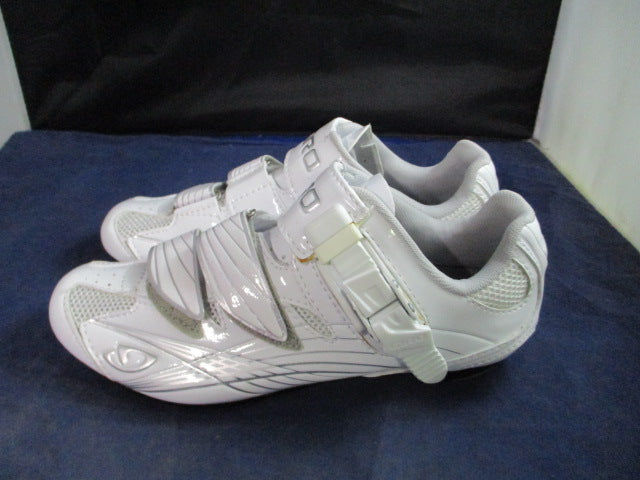 Load image into Gallery viewer, Used Giro Solara  Road Bike Shoes Women Size 6.5
