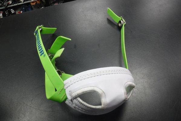 Load image into Gallery viewer, Used Warrior Relentless 27 Lacrosse Chin Strap
